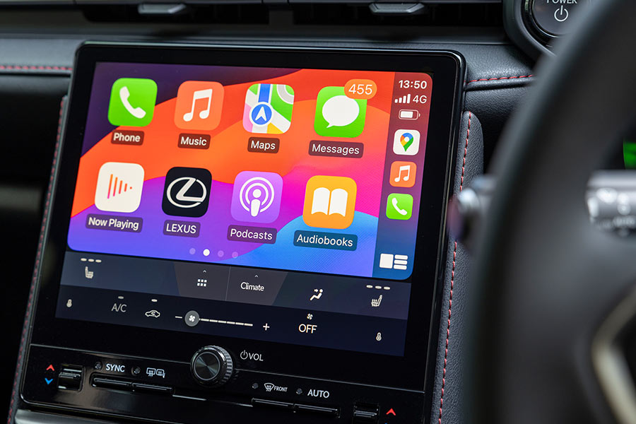 Lexus LBX 2024 infotainment