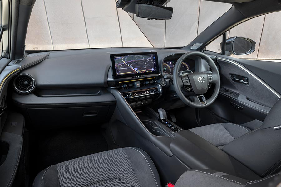 Toyota C-HR 2024 interior