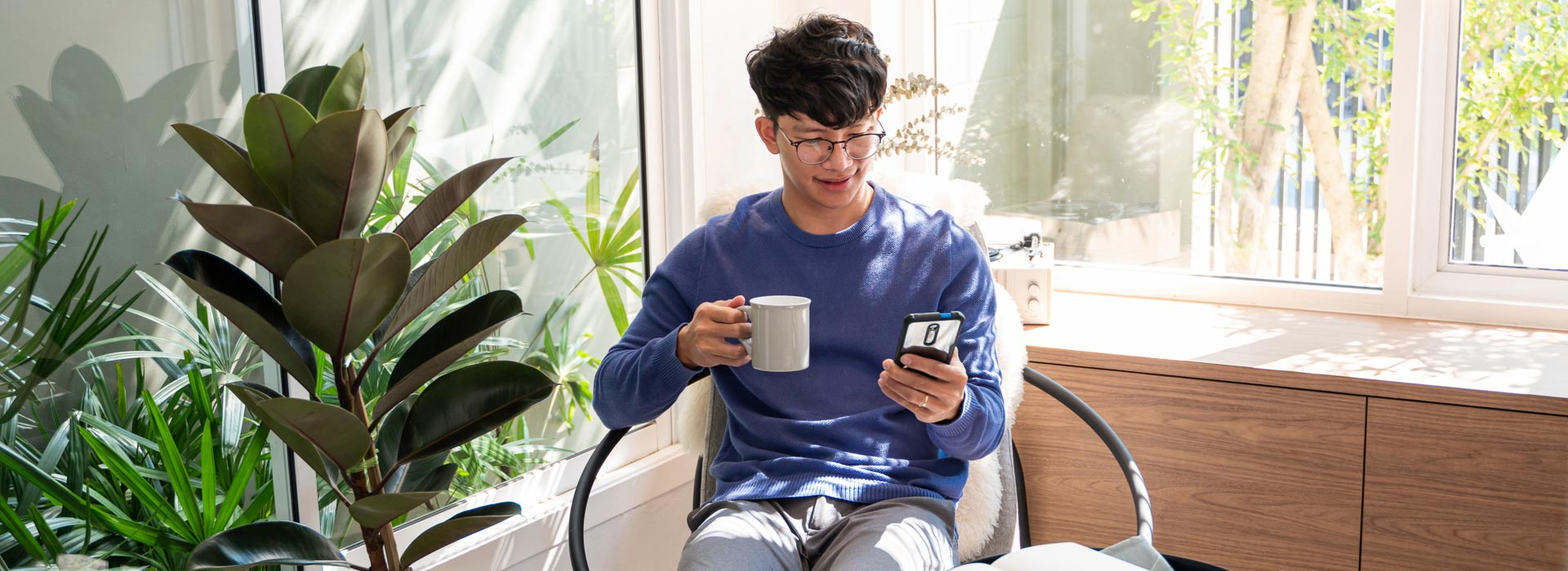 Man relaxing with a coffee - Maxxia Salary Packaging App